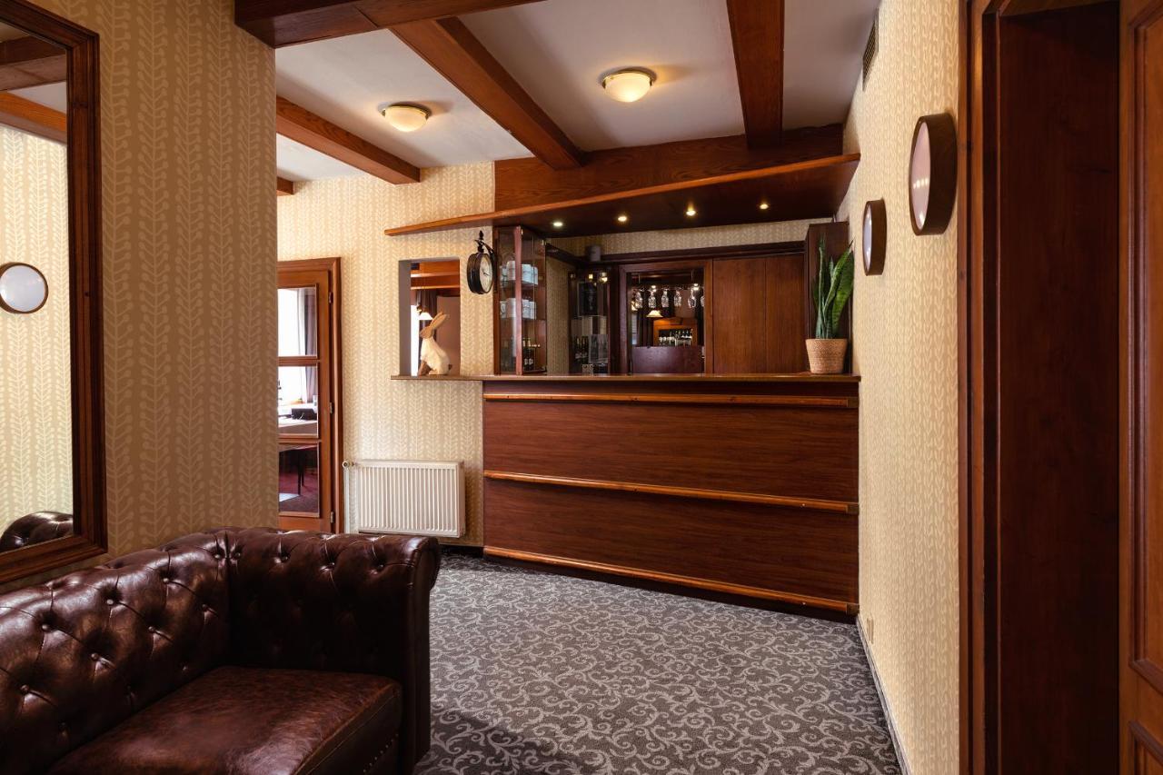 Prague Hotel Carl Inn Restaurant & Free Parking Dış mekan fotoğraf